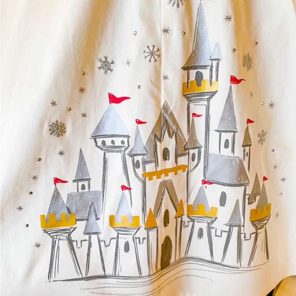 Disney Cream Midi Dress Size 2xl with Winter wonderland Castle Print - Picture 2 of 11